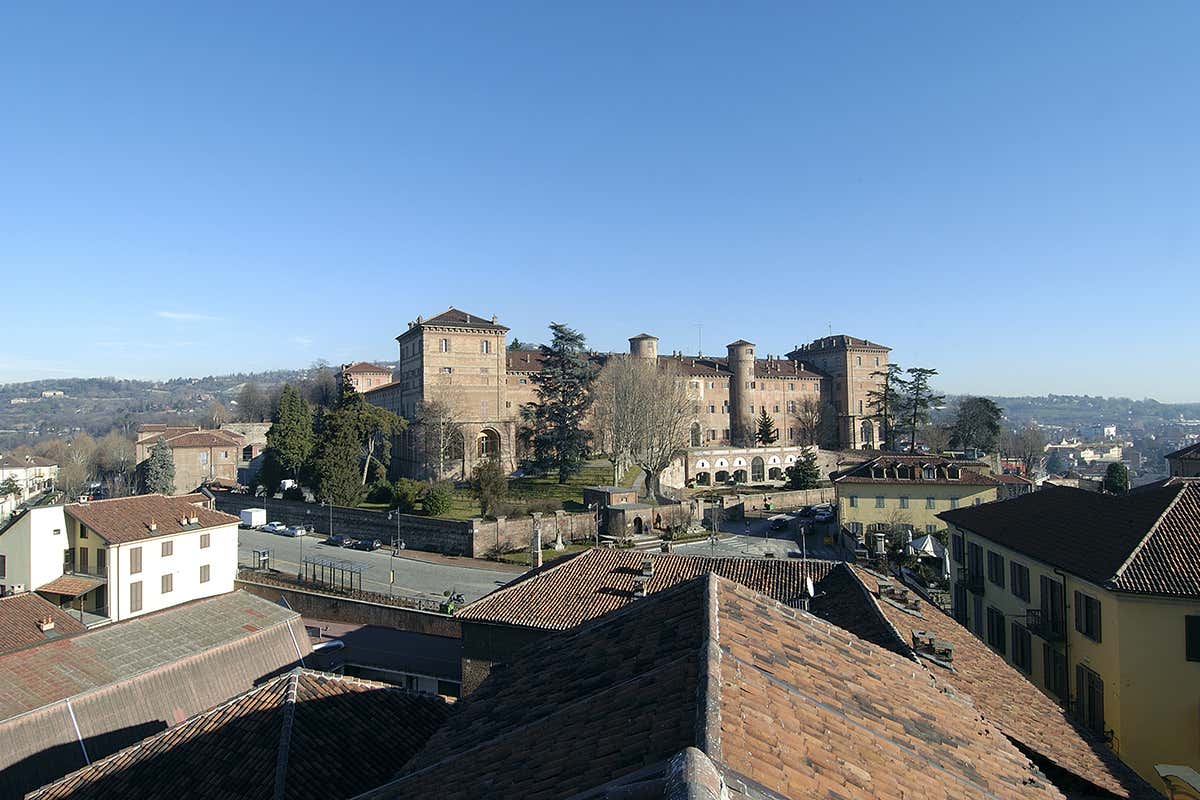 Castello di Moncalieri Pasqua in van? Direzione Piemonte! Castello di Moncalieri Pasqua in van? Direzione Piemonte!