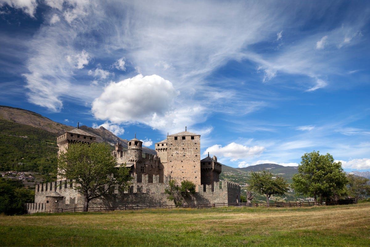 Il Castello di Fenis (foto Enrico Romanzi) Valle d'Aosta terra di vino e di castelli da scoprire