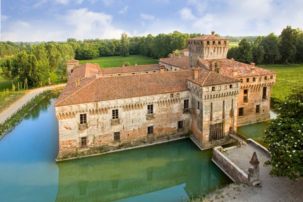 Il Castello di Padernello Brescia gita fuori porta tra auto d'epoca e castelli