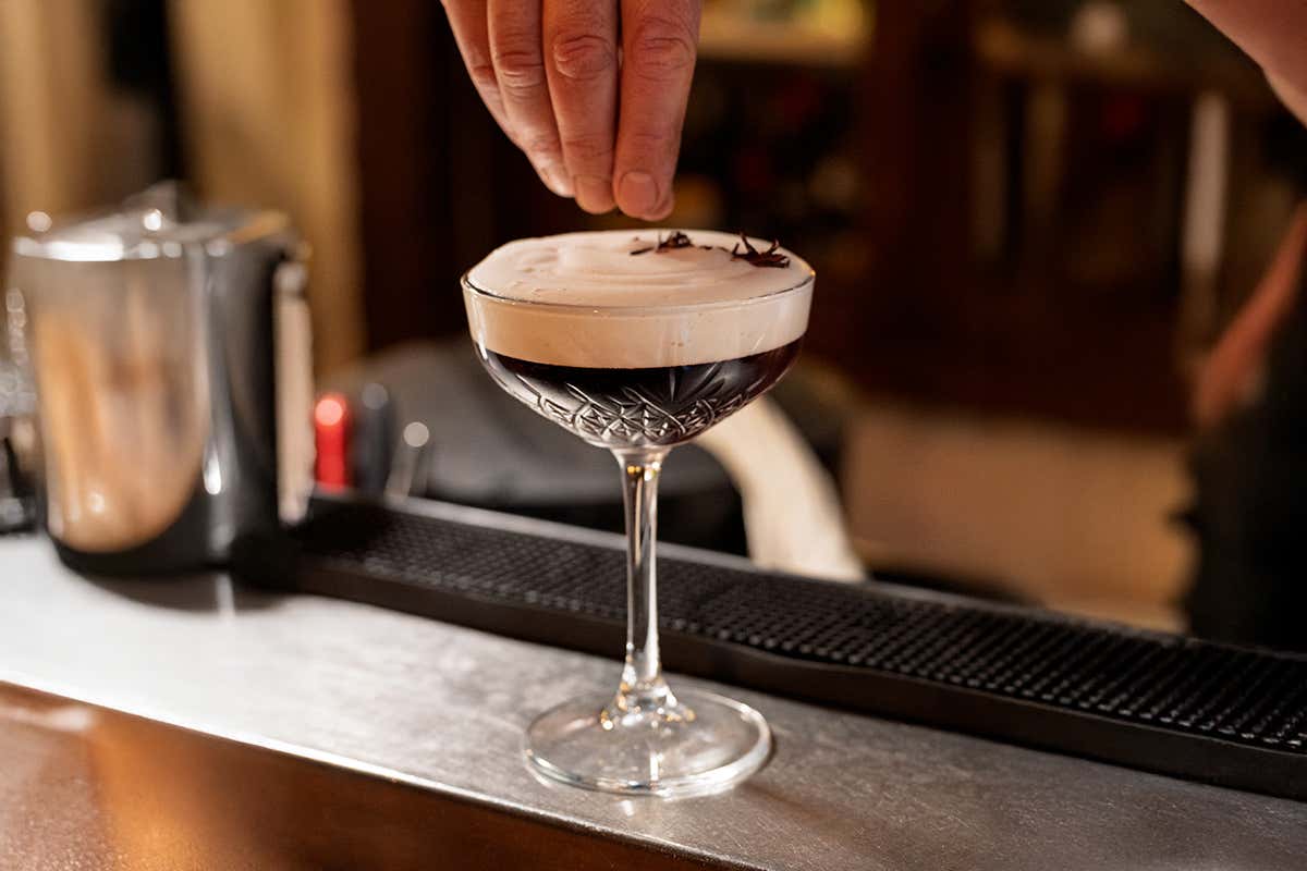 Un castello barocco dove si beve vino nel palmento storico più grande dell’Etna Un castello barocco dove si beve vino nel palmento storico più grande dell’Etna