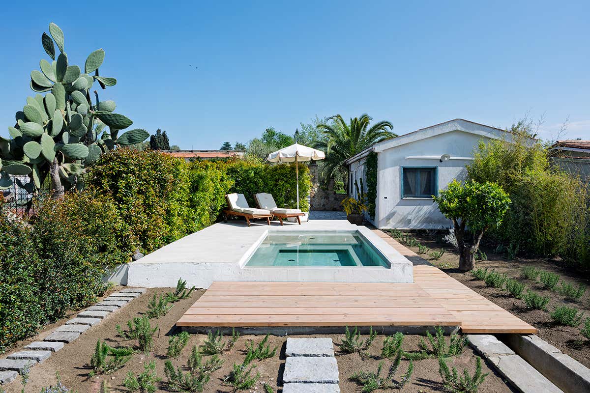 Un castello barocco dove si beve vino nel palmento storico più grande dell’Etna