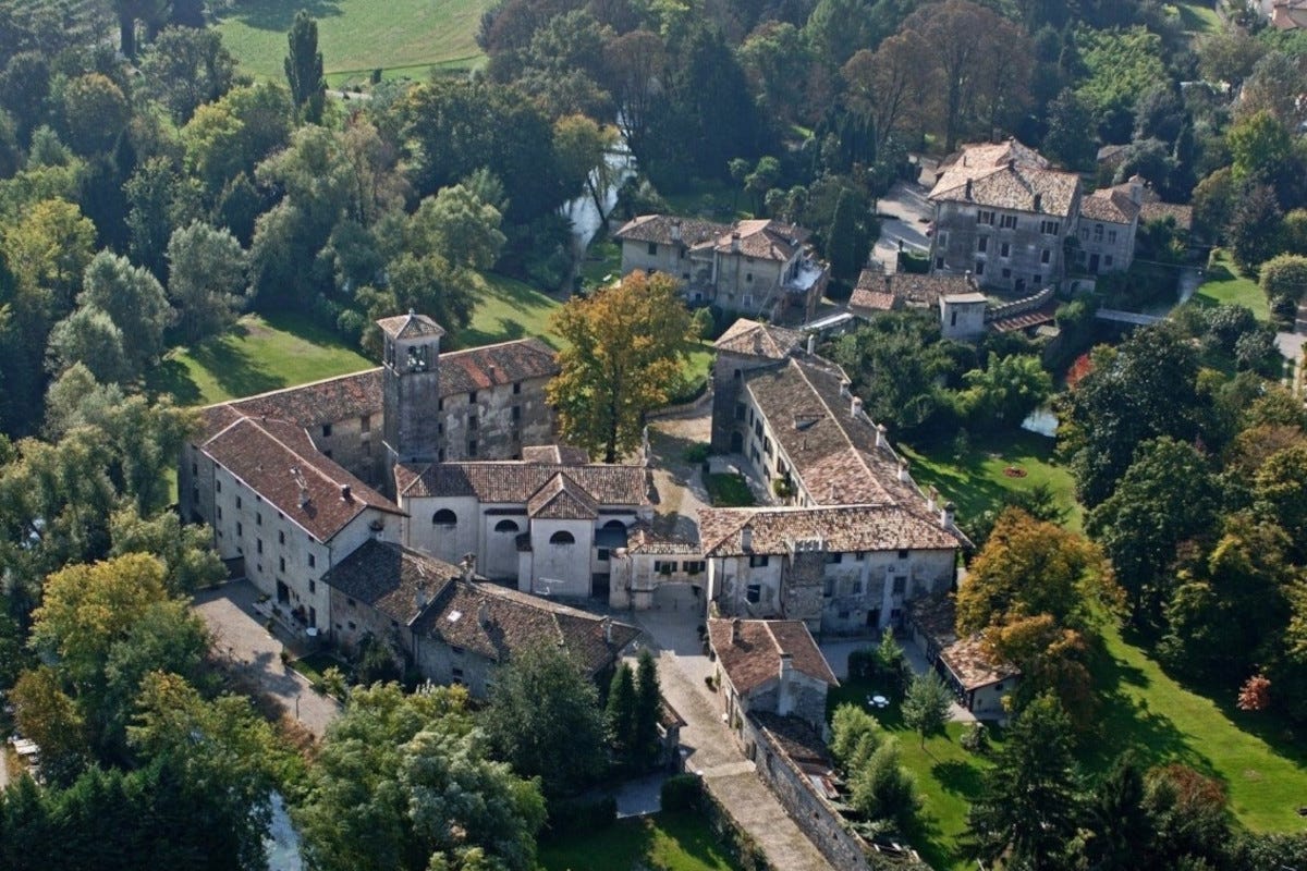 Il Castello di Strassoldo di Sopra in provincia di Udine Tornano i Magici intrecci primaverili al Castello di Strassoldo di Sopra