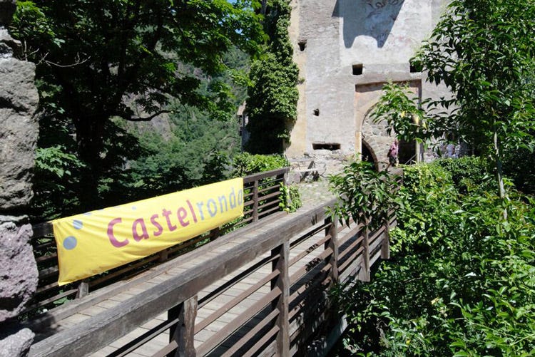 Possibili visite nei castelli dell'Alto Adige (Castelronda, in Alto Adige è pronto a rinascere il Medioevo)