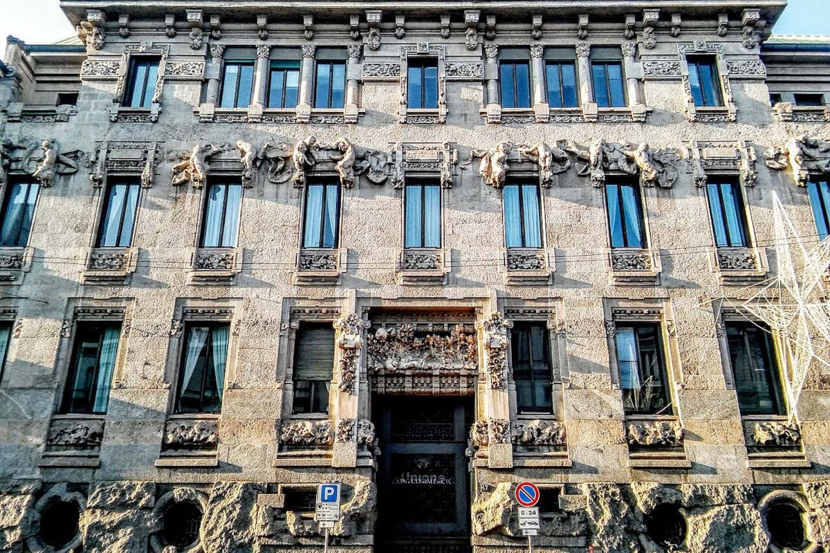 La facciata di Palazzo Castiglioni, sede di Epam/Fipe Milano, Lodi, Monza e Brianza