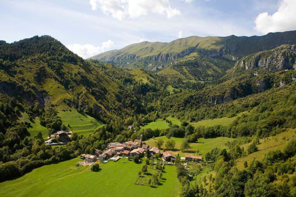 Castione della Presolana. Foto: visitpresolana.it Bandiere Arancioni, 4 i nuovi vessilli del Touring Club Italiano