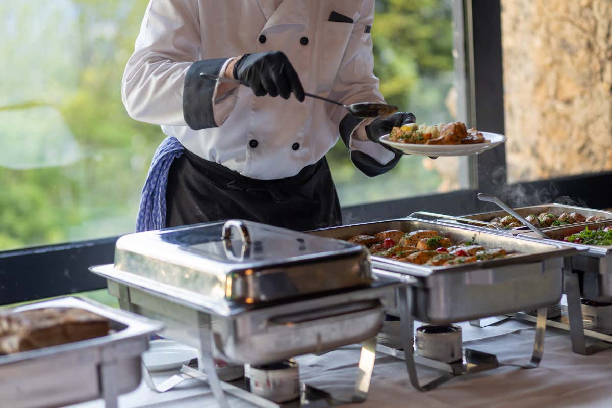Banqueting e catering crescono, ma resta l’allarme per l’abusivismo Banqueting e catering crescono, ma resta l’allarme per l’abusivismo