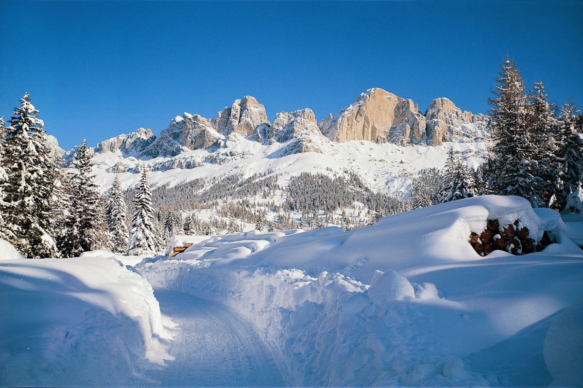 Val d'Ega, il Catinaccio innevato  Chi ha detto che si può solo sciare? La neve alternativa della Val d'Ega