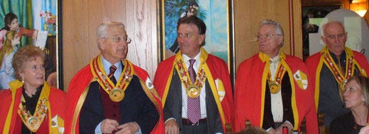 Pietro Ricci (secondo da sinistra) con i membri del direttivo