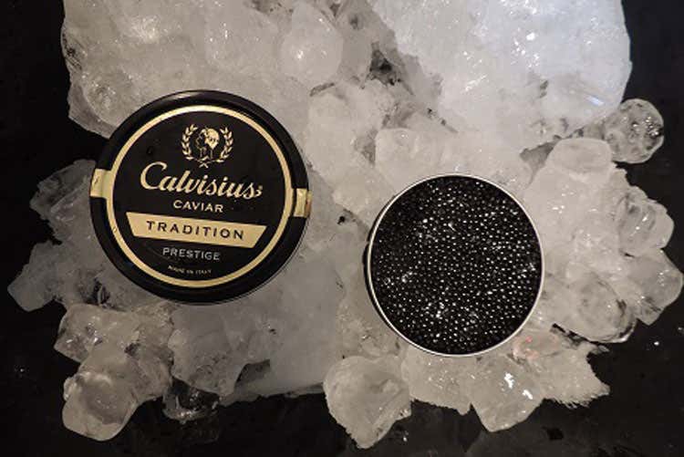 (Caviale e salmone, un super matrimoniocon le bollicine della Franciacorta)