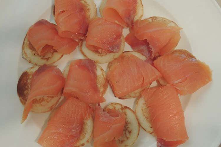 (Caviale e salmone, un super matrimoniocon le bollicine della Franciacorta)