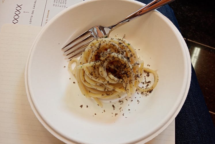 Spaghetti con caviale essiccato - Cru Caviar, il lusso italiano a tavola: dal caviale Beluga all'innovazione