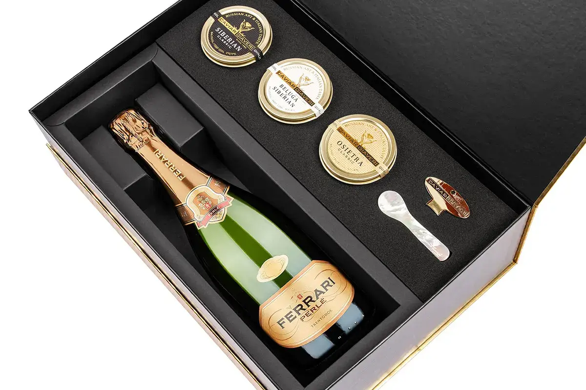 La Golden Box Italian Style di Caviar Giaveri Una Golden Box per festeggiare all&rsquo;insegna del Made in Italy