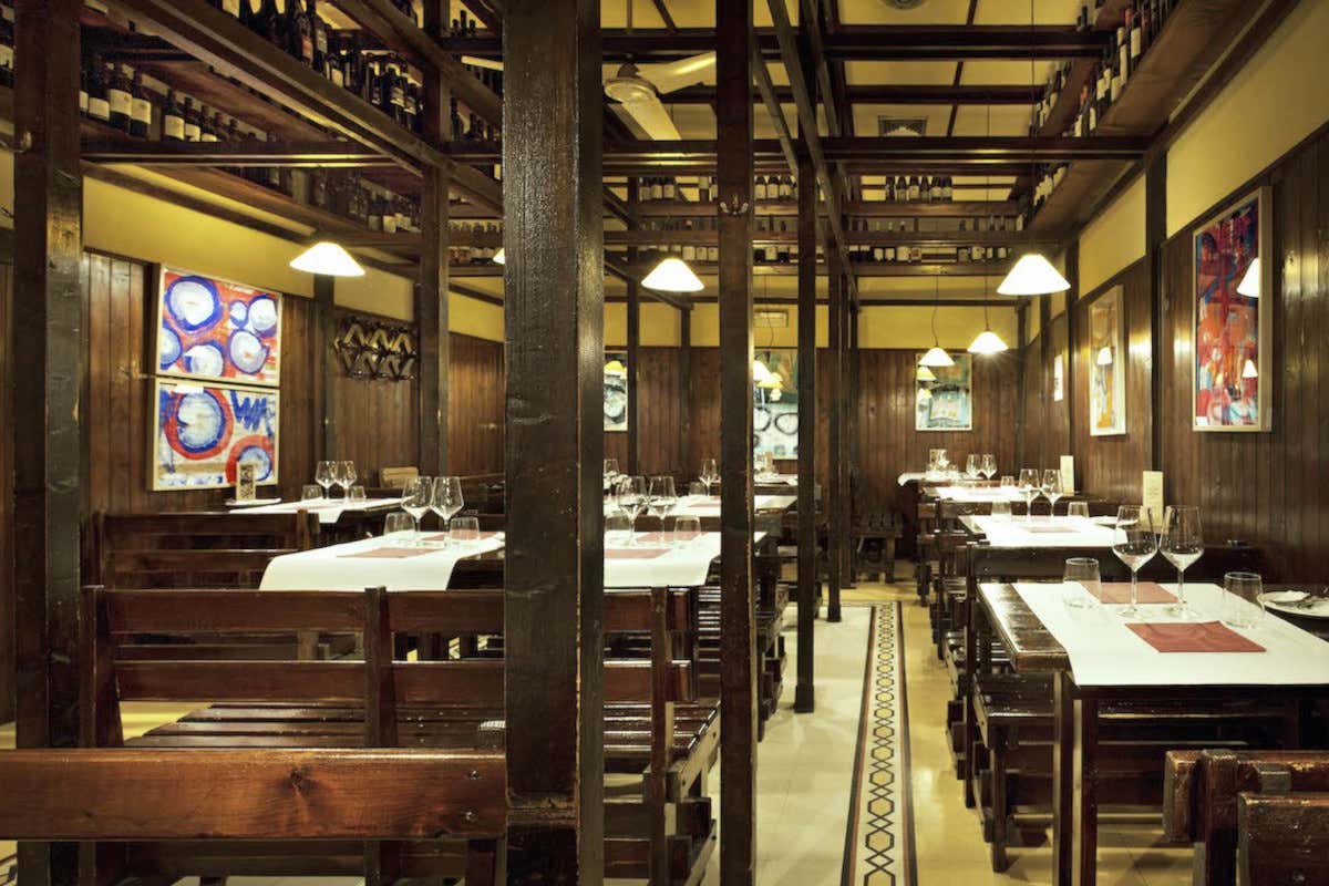 La sala del ristorante Enoteca Cavour 313