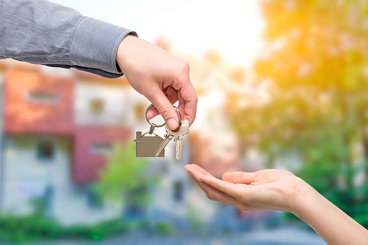 Via libera alla cedolare secca al 21% Da Airbnb e Booking tasse ai titolari