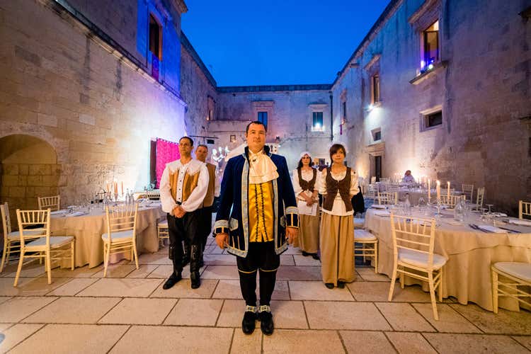 Il menu della serata si ispira al Rinascimento (A Cena con la Duchessa La storia si racconta a tavola) Il menu della serata si ispira al Rinascimento (A Cena con la Duchessa La storia si racconta a tavola)