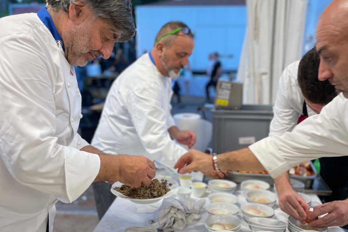 I cuochi di Euro-Toques a casa di Andrea Bocelli: 500 ospiti per far del bene