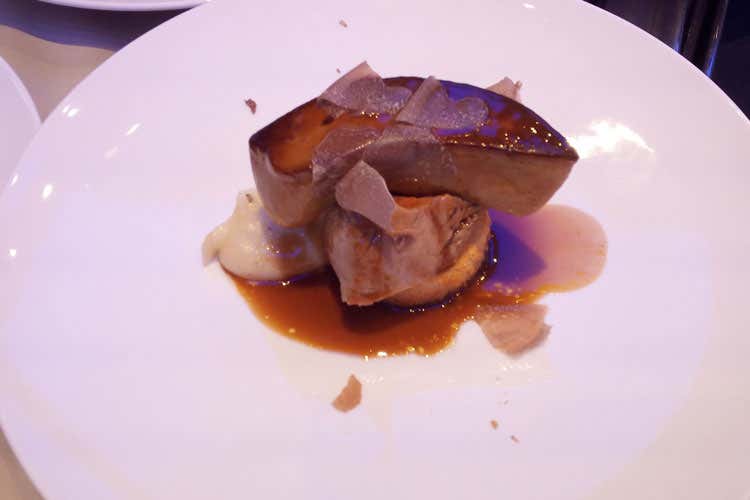 (Cena stellata a Milano con i cavalieri per celebrare il tartufo e i vini d’Alba)