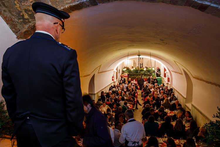 Una cena al carcere di Volterra (Tornano le Cene galeotte  Chef in carcere per beneficenza)