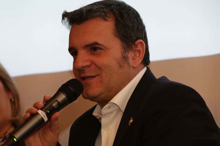 Gian Marco Centinaio (Centinaio attacca sul turismo: Una fetta di politica è ignorante)