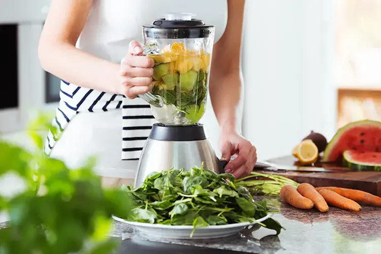 Alle verdure si possono aggiungere spezie come curcuma e zenzero