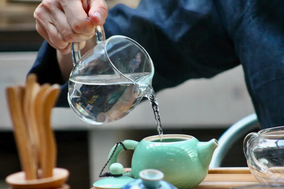 Anche l'acqua fa la sua parte Come preparare un tè a regola d'arte? A Venezia nasce l'Accademia per imparare
