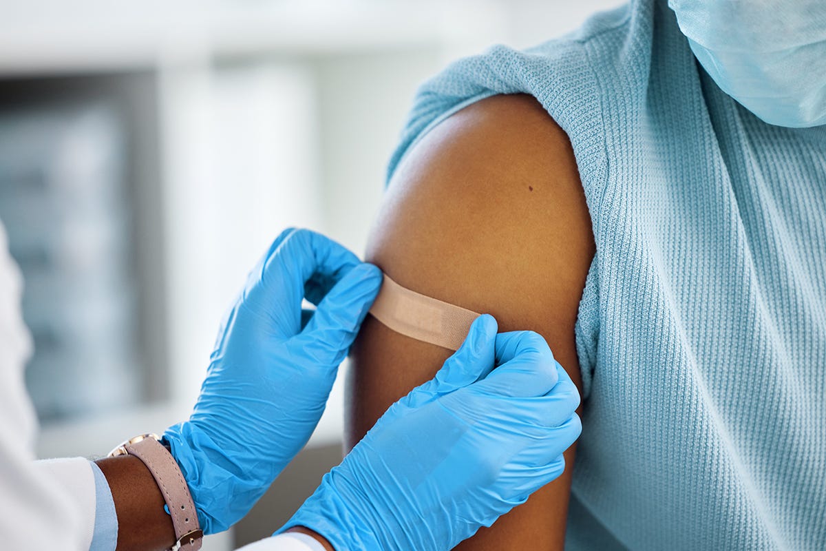 Quarta dose di vaccino: via libera dell'Aifa per gli immunodepressi