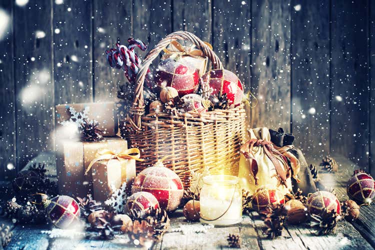 I prodotti della tradizione entrano nei cesti di Natale (Natale, nei cesti sotto l&rsquo;albero tornano cotechino e lenticchie)
