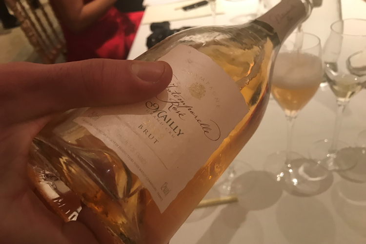 (La novit&agrave; &egrave; champagne e pianoforte Suggestioni e piaceri tra gusto e udito)