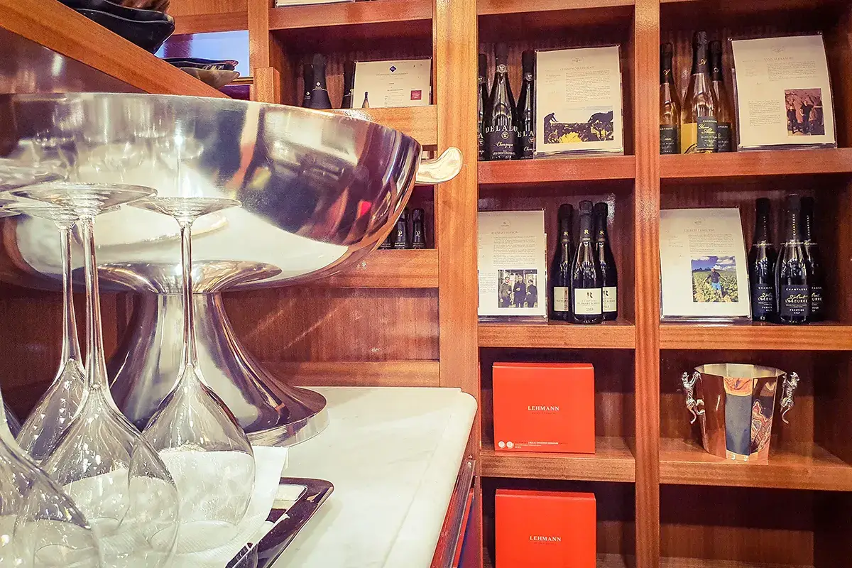 Un angolo di gusto Profumi di... champagne. A Torino un angolo di alta classe