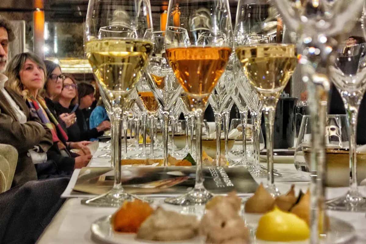 Champagne re di abbinamenti sulla tavola delle feste Champagne re di abbinamenti sulla tavola delle feste