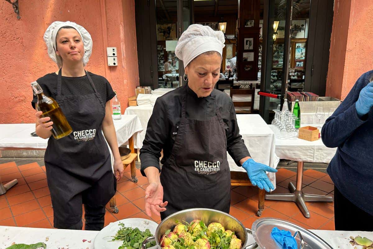 Checco er Carettiere “insegna” la cucina tipica romana con le cooking class Checco er Carettiere “insegna” la cucina tipica romana con le cooking class