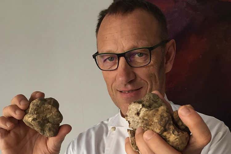 Mario Cornali(Allo chef bergamasco Mario Cornali il premio Web Reputation Italia 2019)