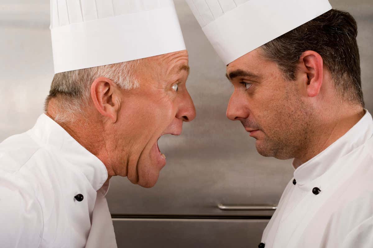 Cucine tossiche, il bullismo che la ristorazione non può più ignorare