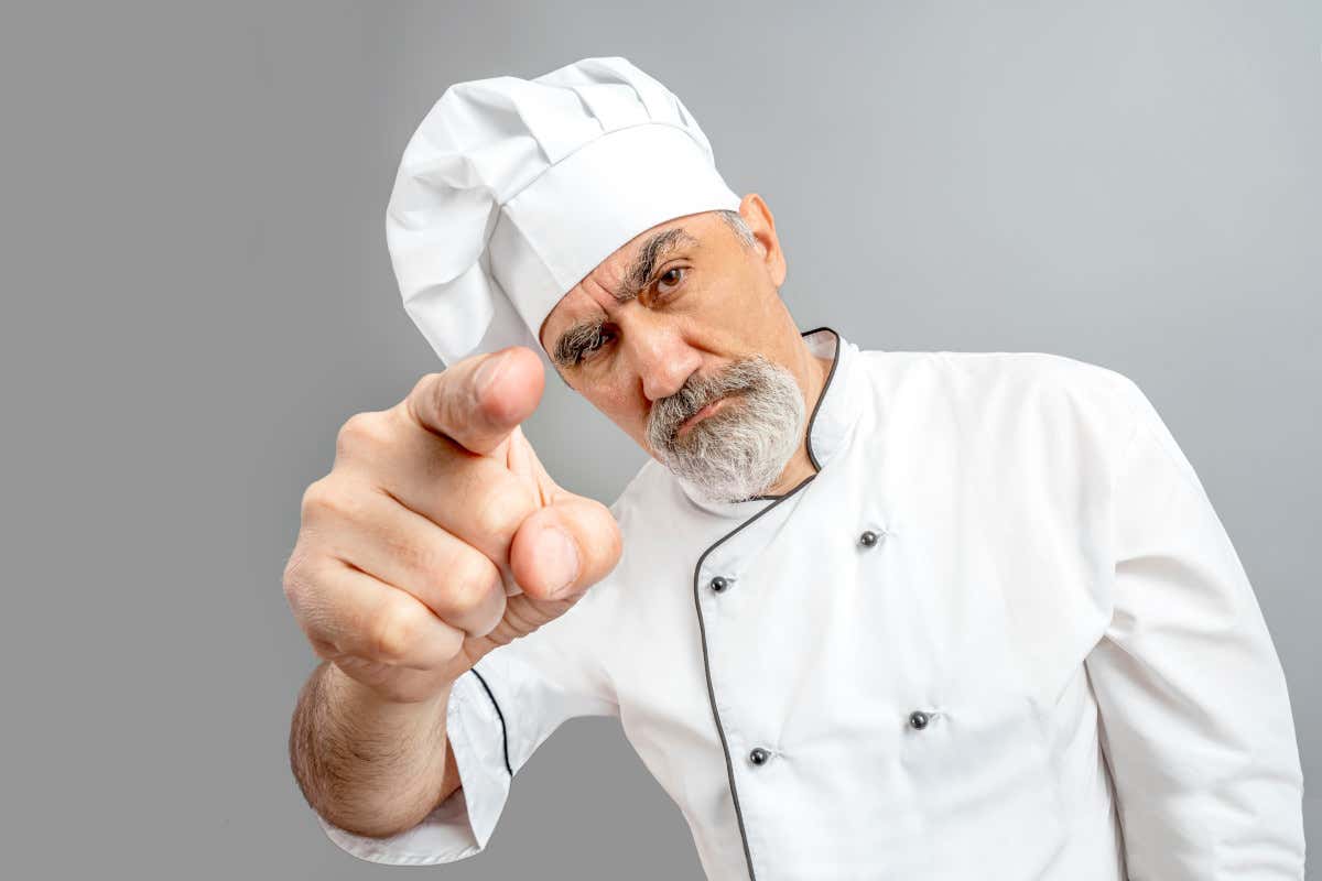 Cucine tossiche, il bullismo che la ristorazione non può più ignorare Cucine tossiche, il bullismo che la ristorazione non può più ignorare