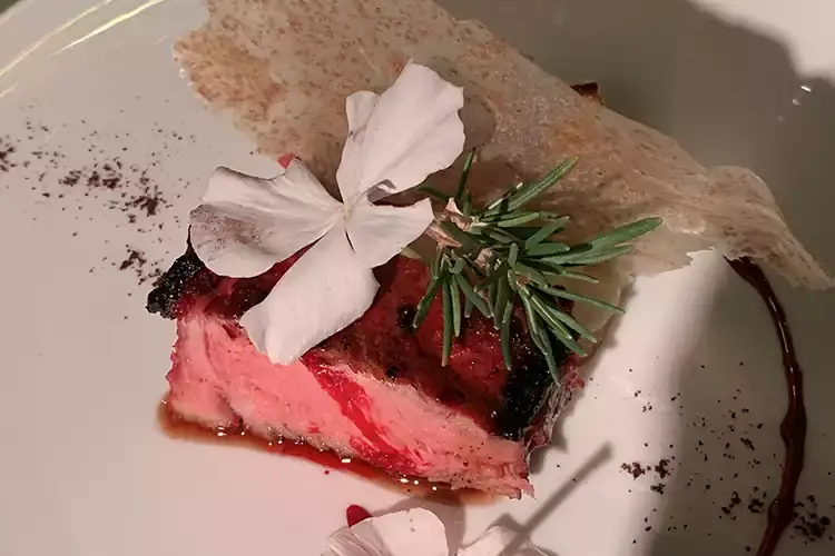 La Chianina nell'Alchermes di Silvia Baracchi Cucina e design insieme per il made in Italy