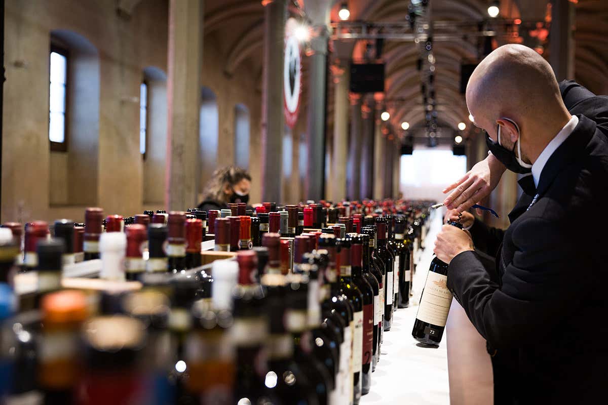 La distribuzione capillare in tutto il mondo, uno dei punti di forza della denominazione Chianti Classico vince la pandemia e premia i suoi clienti fedeli