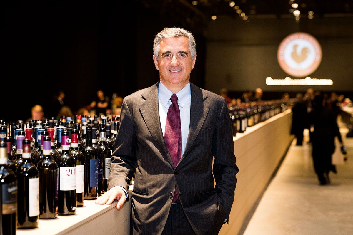 Il presidente del consorzio Giovanni Manetti e una selezione di Chianti Chianti Classico, il Consorzio punta sulle degustazioni internazionali