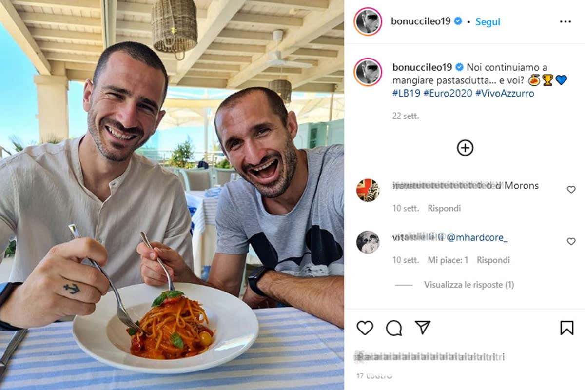 Leonardo Bonucci e Giorgio Chiellini, leader della Nazionale campione d'Europa Pizza, spaghetti e torte spettacolari: ecco il podio dei cibi pi&ugrave; postati sui social