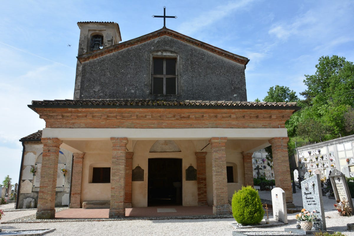 La chiesa di Sant'Eufemia Tra i borghi di Corte Franca: cultura cucina vino e natura del lago d'Iseo