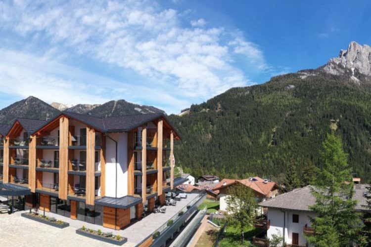 Il Ciampedie di Vigo di Fassa Il Ciampedie di Vigo di Fassa assume giovani lavoratori e gli regala... un master professionale Il Ciampedie di Vigo di Fassa Il Ciampedie di Vigo di Fassa assume giovani lavoratori e gli regala... un master professionale