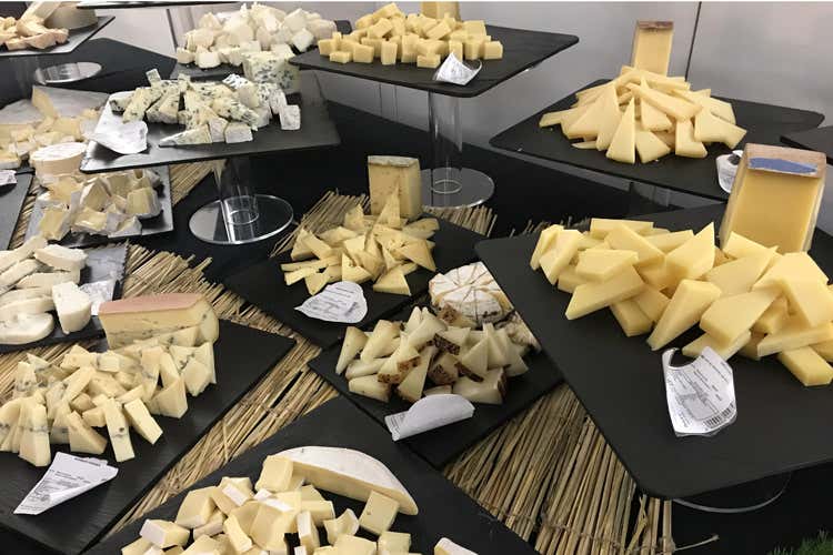 I formaggi Beillevaire (Cibi rari e preziosi a colazione Longino & Cardenal entra in hotel)