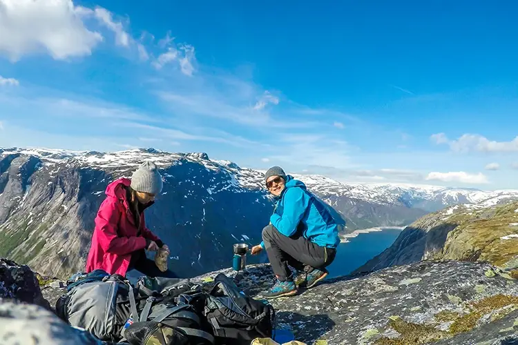 Cosa mangiare in montagna Vacanze in montagna? Il mix di alimenti per arrivare in vetta