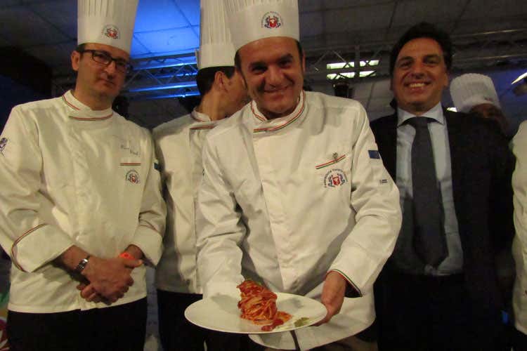 (Cibo Nostrum chiude con 25 mila presenze A Catania assemblea Fic con mille cuochi)