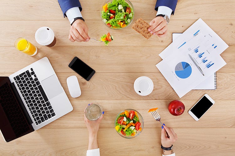Il desiderio è di poter pranzare bene sul posto di lavoro - Il benefit aziendale più ambito?Cibo sano direttamente in ufficio