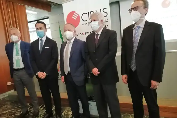Da sinistra, Paolo Ferro, Luigi Di Maio, Ivano Vacondio, Roberto Longo, Gino Gandolfi Cibus 2021, spazio all'accoglienza per la ripresa dell'agroalimentare