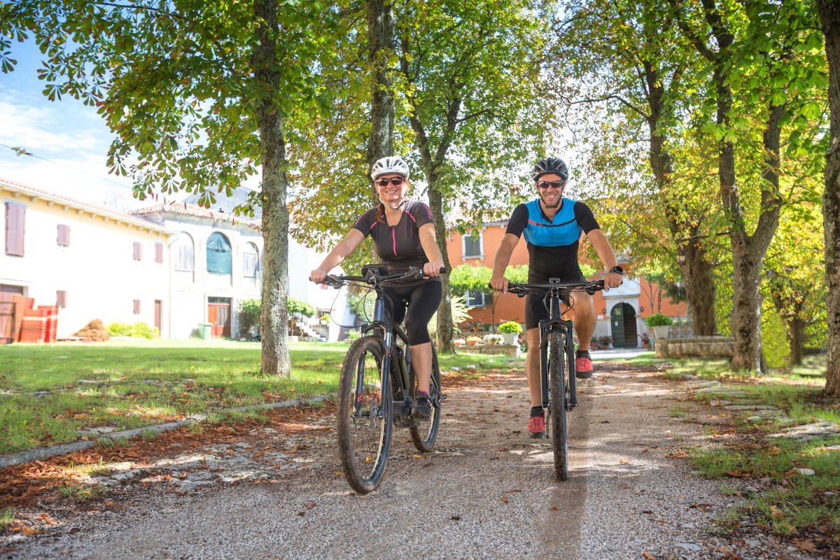 Continua la crescita del cicloturismo in Italia Il cicloturismo continua a crescere: la bici piace a tutti e viaggia sempre più a Sud