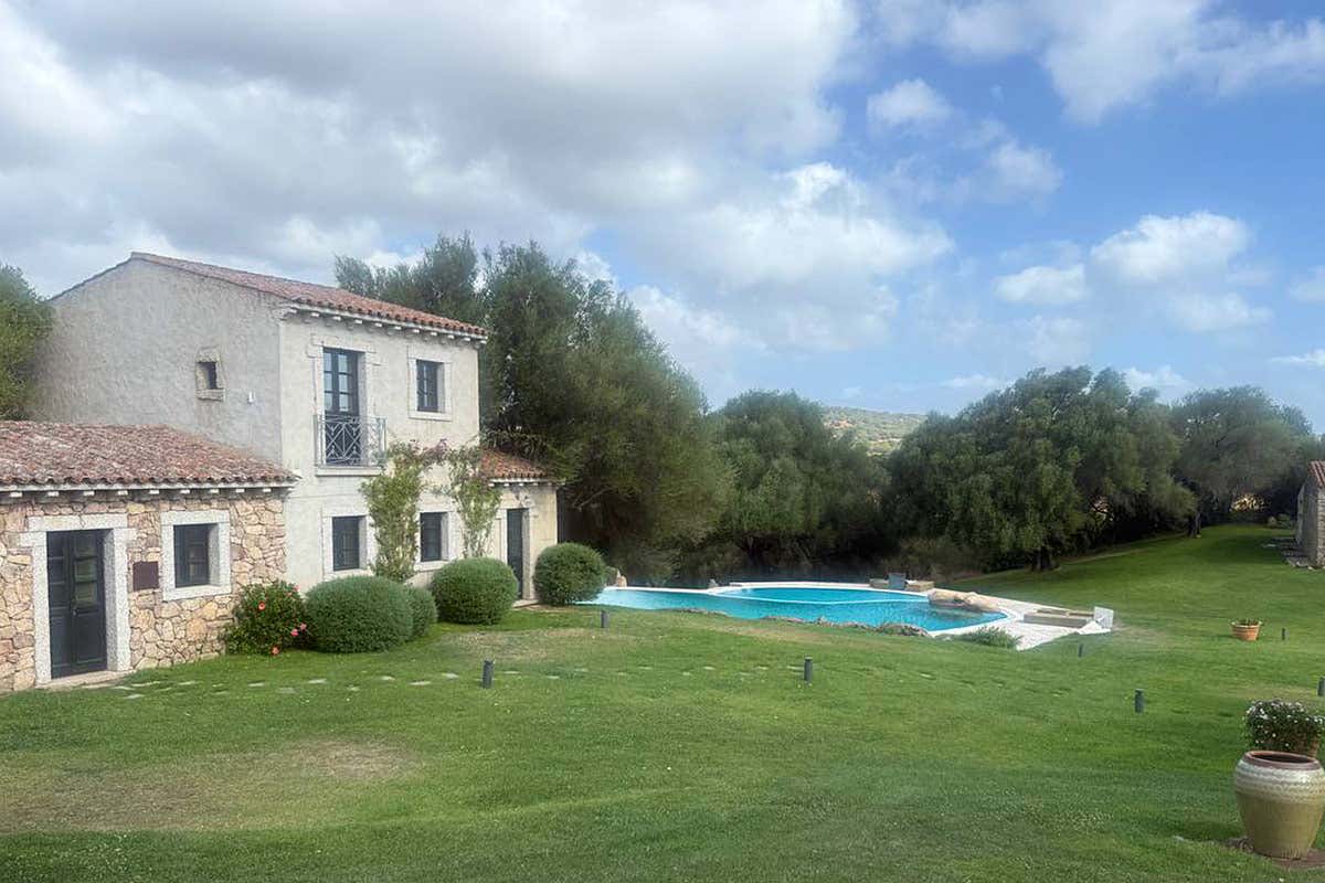 La Ciminea, dove la Sardegna di Gabriele Natali sorprende tra orto e memoria La Ciminea, dove la Sardegna di Gabriele Natali sorprende tra orto e memoria