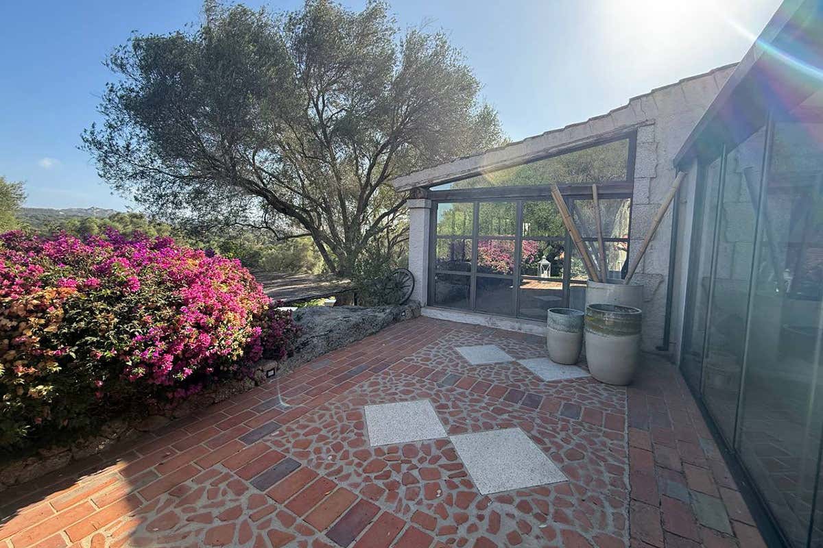 La Ciminea, dove la Sardegna di Gabriele Natali sorprende tra orto e memoria