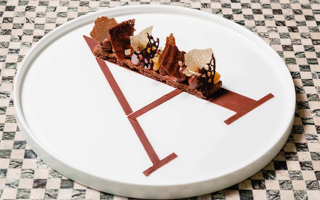 Cioccolato Liu chu, limone di Amalfi, zenzero candito. Foto: Simona Bruno Armani Hotel Milano compie 10 anni e festeggia con i piatti cult del decennio