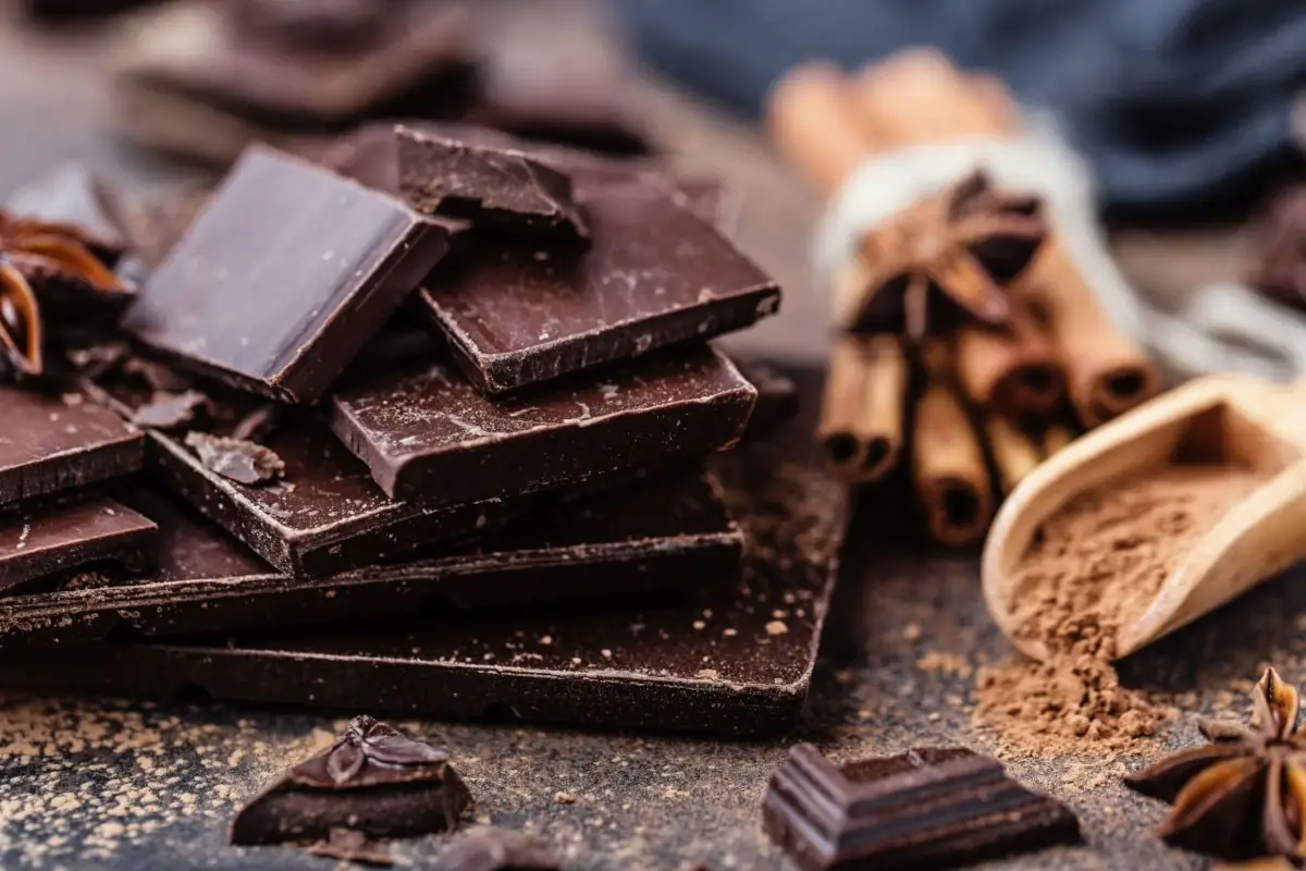 Cioccolato fondente Sindrome da rientro? Con le Pok&eacute; per il restart ormonale gli ormoni ripartono e torna il buon umore